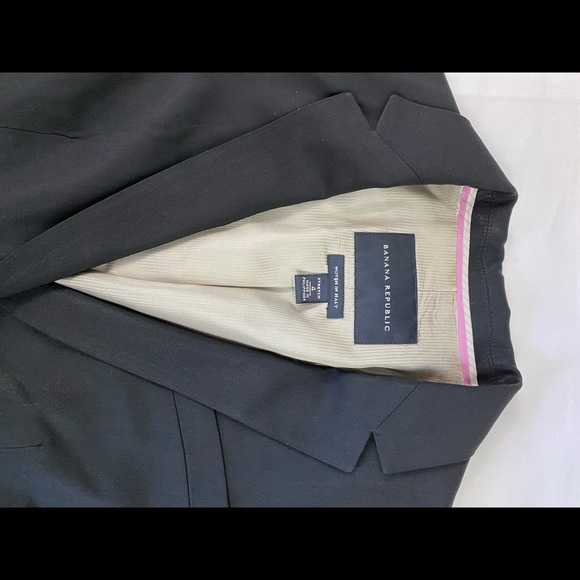 Banana Republic 3pc Suit (Jacket, Skirt, Pant) - Picture 3 of 8